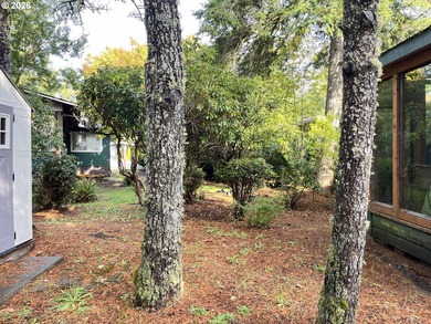 Charming 1-bedroom, 1-bath home located in the gated community - photo 40