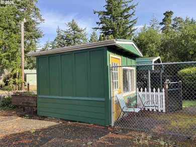 Charming 1-bedroom, 1-bath home located in the gated community - photo 45