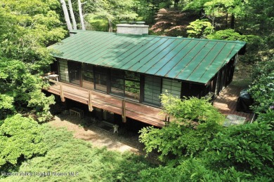 (private lake, pond, creek) Home For Sale in Spring Glen New York