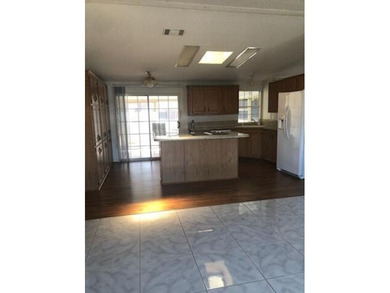 Immaculate and in great condition home on a beautiful lot in the - photo 5