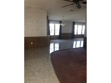 Immaculate and in great condition home on a beautiful lot in the - photo 7