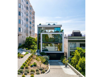 A rare offering - a modern architectural masterwork commanding - photo 2