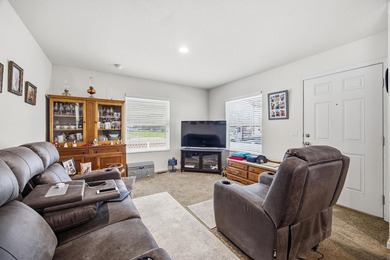 Located in a well-maintained 55+ senior community in Tulare - photo 10