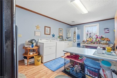 This beautiful, well-preserved log home, 3 BR, 2BA 1934sq ft is - photo 16