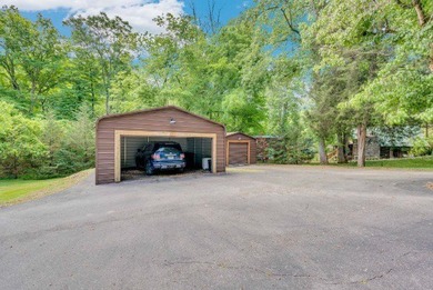 Perfect for a primary residence or weekend retreat, this - photo 31