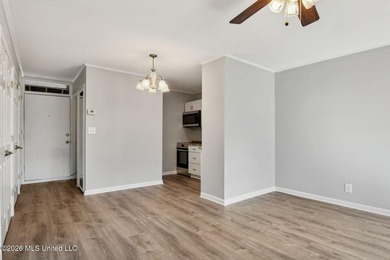 Discover effortless living in Diamondhead with this easy-care - photo 4
