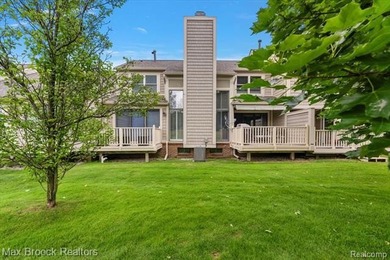 THE HEATHERS! Desirable Eaton model with 1st floor primary suite - photo 4