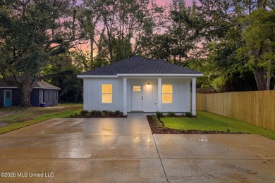 Welcome to your dream home! This beautifully crafted new - photo 1