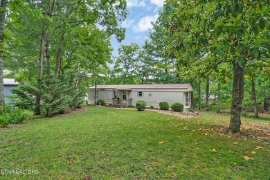 Turn-key waterfront home located on a quiet cul-de-sac with more - photo 2