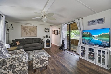 Turn-key waterfront home located on a quiet cul-de-sac with more - photo 8