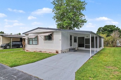 Completely remodeled 2 bedroom, 2 bathroom home located in an - photo 2