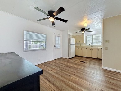 Completely remodeled 2 bedroom, 2 bathroom home located in an - photo 8