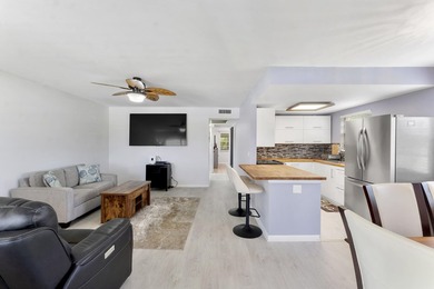 Welcome to your dream unit in Century Village East! This move in - photo 2