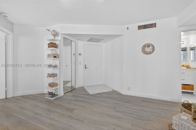 Excellent opportunity in the prestigious Mystic Pointe community - photo 3