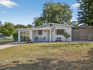 Mirror Lake Home For Sale in Apopka Florida