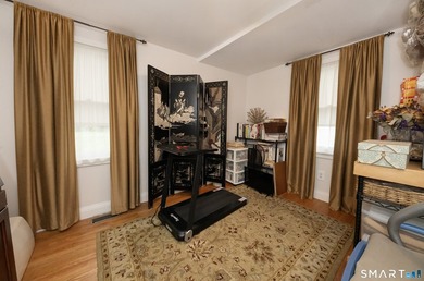 Beautifully maintained 3 bedroom, 2 bath Cape nestled on a quiet - photo 11
