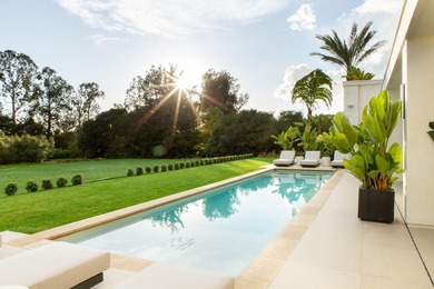 Newly built and masterfully composed, Miramar Meadows is a rare - photo 11