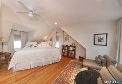 Beautifully maintained 3 bedroom, 2 bath Cape nestled on a quiet - photo 14