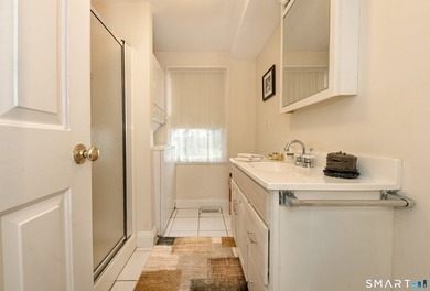 Beautifully maintained 3 bedroom, 2 bath Cape nestled on a quiet - photo 20