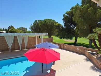 Why wait for vacation when you can live it every single day? - photo 31