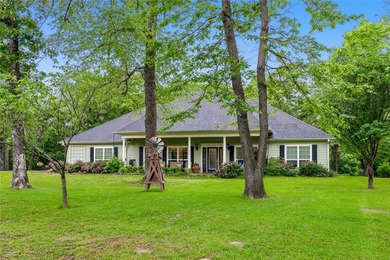 Step into refined country living with this beautifully appointed - photo 1