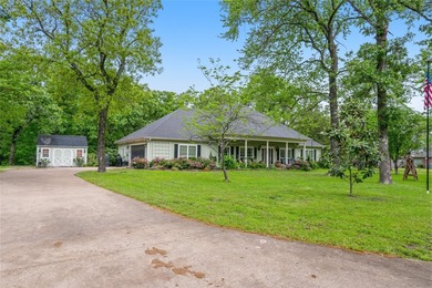 Step into refined country living with this beautifully appointed - photo 2