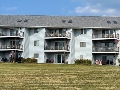 Lake Condo For Sale in Conneaut, Ohio