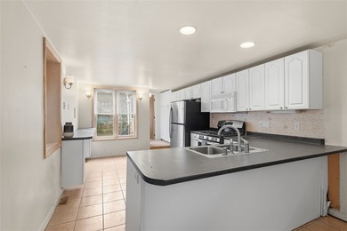 Welcome to 59 S 14th st, perfectly located in the heart of - photo 9