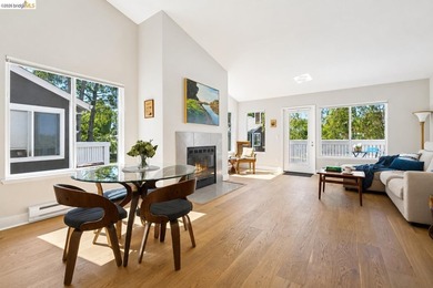 This is one of the largest 2-bedroom, 2-bath upper-level corner - photo 4