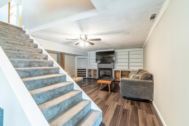 **PRICED TO SELL**Beautifully updated nearly 3000 sqft Lakehouse - photo 14