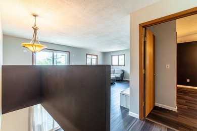 **PRICED TO SELL**Beautifully updated nearly 3000 sqft Lakehouse - photo 15