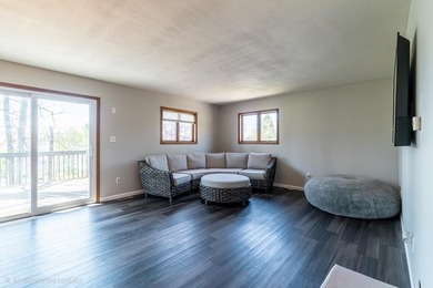 **PRICED TO SELL**Beautifully updated nearly 3000 sqft Lakehouse - photo 16