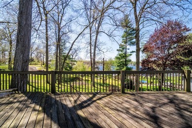 **PRICED TO SELL**Beautifully updated nearly 3000 sqft Lakehouse - photo 17