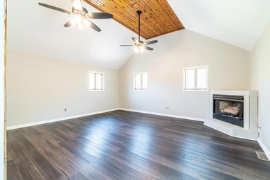 **PRICED TO SELL**Beautifully updated nearly 3000 sqft Lakehouse - photo 20