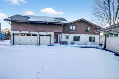 (private lake, pond, creek) Home For Sale in Richmond Illinois