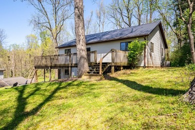 **PRICED TO SELL**Beautifully updated nearly 3000 sqft Lakehouse - photo 32