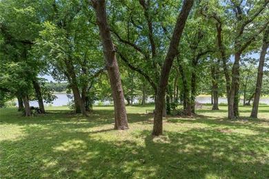 Escape to your own private lakeside sanctuary with this - photo 44