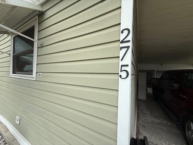 LOW LOT RENT: $688. 55+ community. TURNKEY. FURNISHED. Just - photo 4
