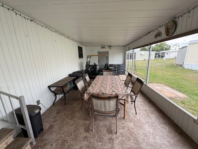 LOW LOT RENT: $688. 55+ community. TURNKEY. FURNISHED. Just - photo 6