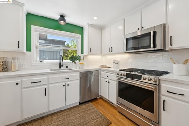 Tucked into the heart of Temescal, this delightful two-bedroom - photo 10