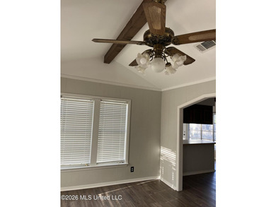 Precious cottage style home on large corner lot! New floors and - photo 4
