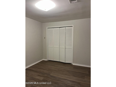 Precious cottage style home on large corner lot! New floors and - photo 7
