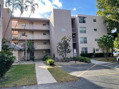 Pine Island Ridge Lakes Condo For Sale in Davie Florida