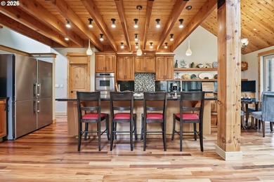 Exceptional Kalama River estate on 2.76 private acres with - photo 11