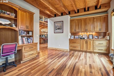 Exceptional Kalama River estate on 2.76 private acres with - photo 16