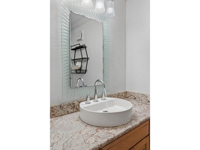 DON'T MISS THIS OPPORTUNITY TO OWN THIS SPACIOUS HARBOR-FRONT - photo 35