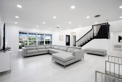 Experience luxury living in prestigious Harbor Beach inlet, Fort - photo 8