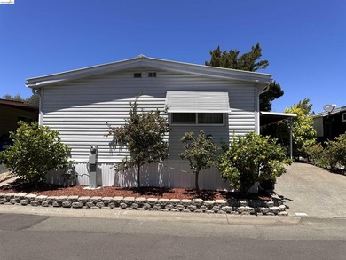 Welcome to this beautifully updated 2-bd., 2 full bath - photo 1