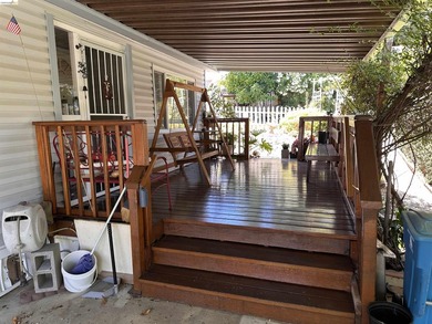 Welcome to this beautifully updated 2-bd., 2 full bath - photo 4