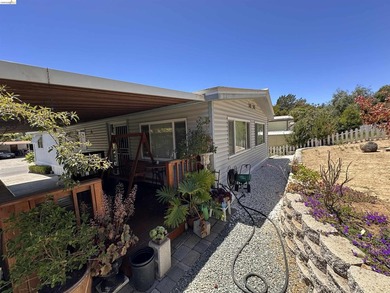Welcome to this beautifully updated 2-bd., 2 full bath - photo 6